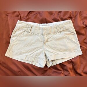 Old Navy Beige Low Rise Khaki Shorts Size‎ 2 Summer Beach Spring Break